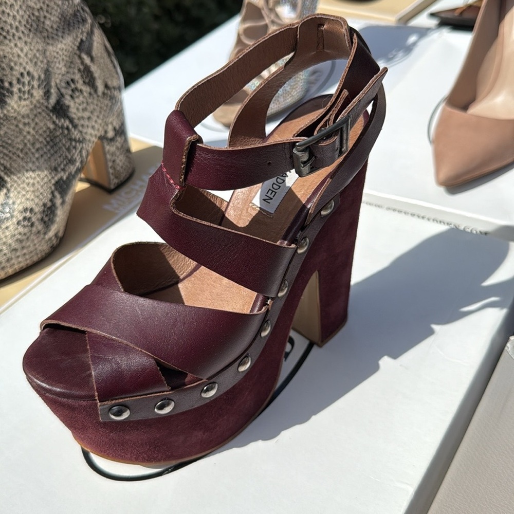 Wine color wedges.